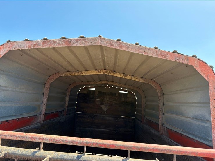 roorda-16ft-front-unload-silage-wagon-image-29