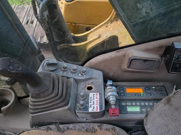 2011-deere-240d-lc-image-88