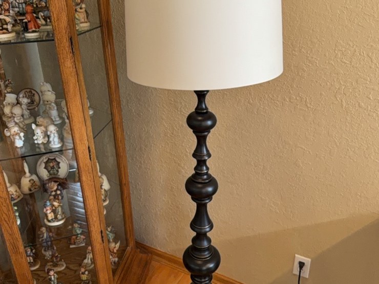 modern-day-floor-lamp,-new-condition-image-13