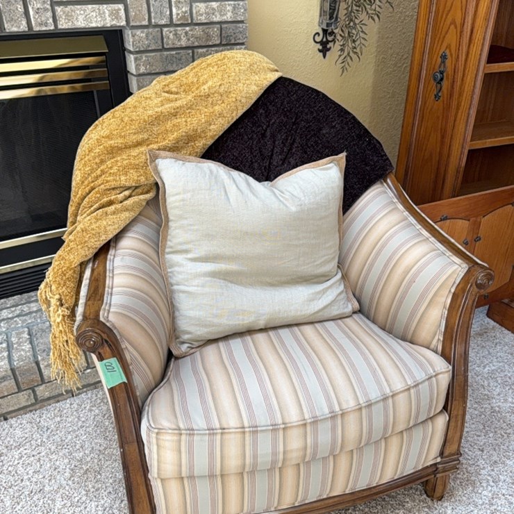 Accent chair