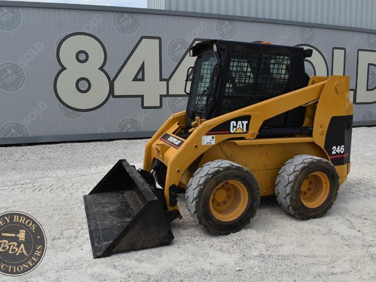 caterpillar-246-image-12