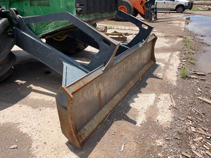 2015-deere-648l-image-37