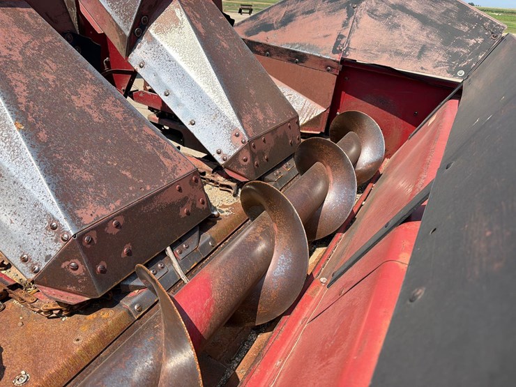 case-ih-1063-image-29