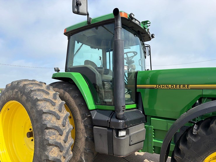 john-deere-8200-image-39