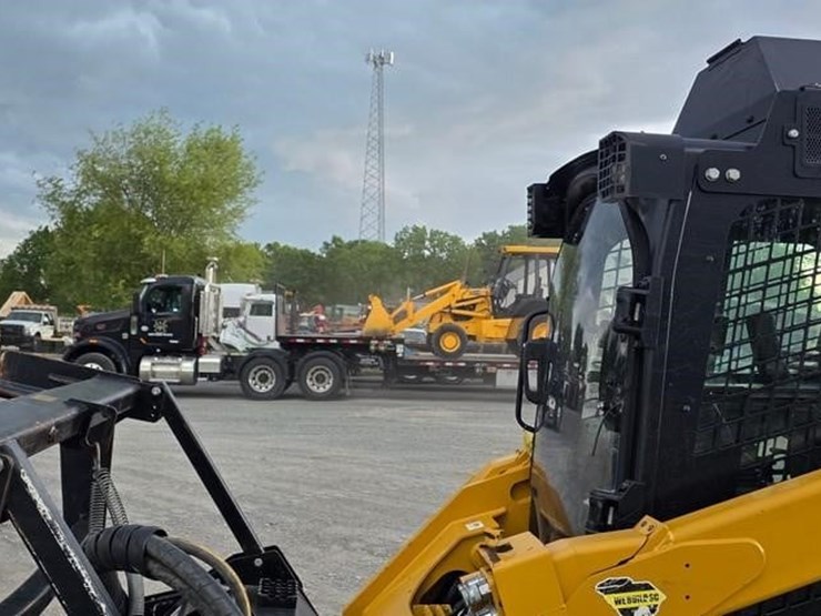 2022-caterpillar-299d3-xe-image-34