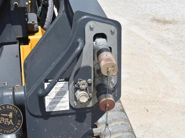 2024-deere-333g-image-11