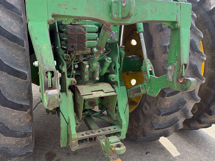 john-deere-8200-image-24