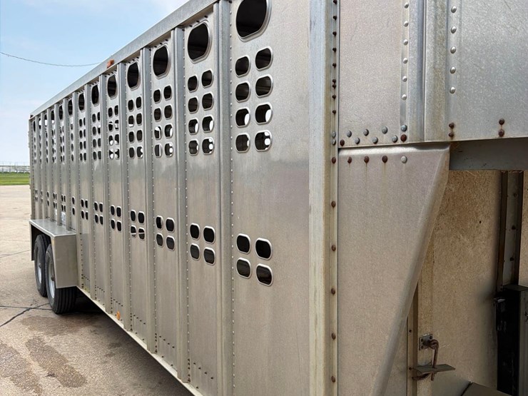 1991-wilson-livestock-trailer-image-17