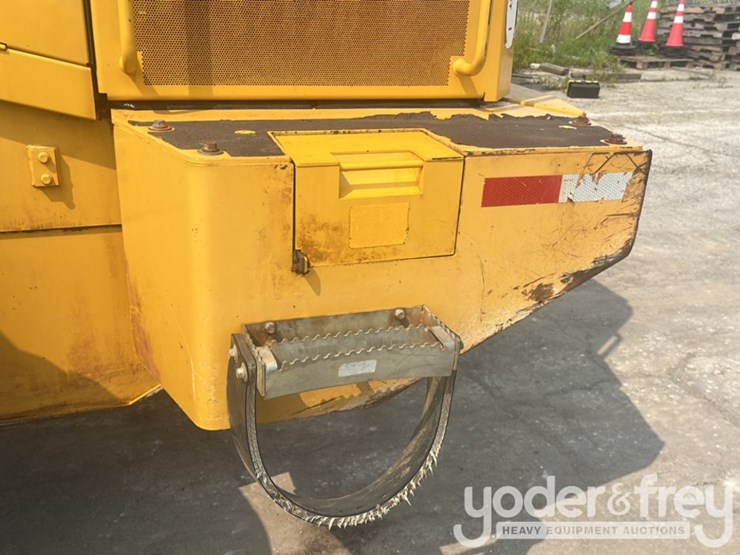 2014-deere-624k-image-21
