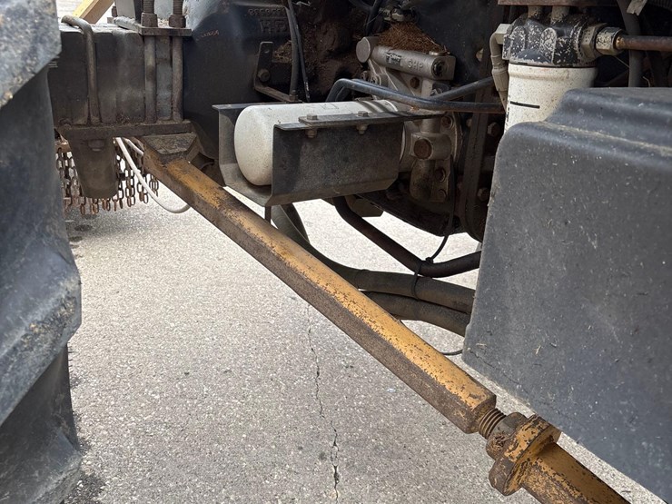 new-holland-ts6.125-image-36