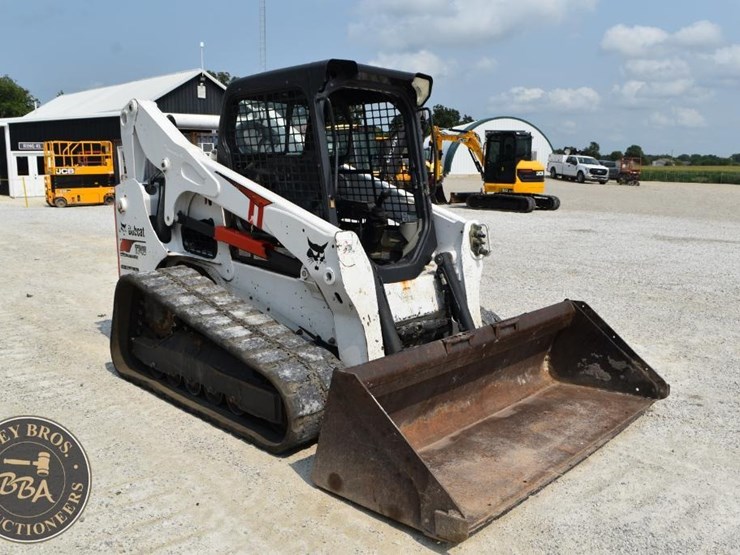 2019-bobcat-t740-image-19
