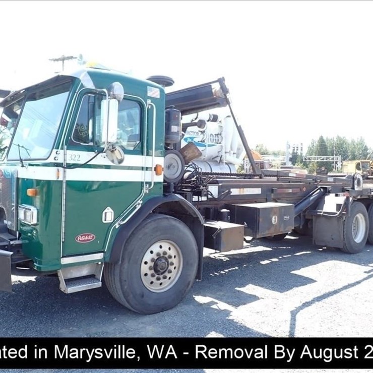 2007 PETERBILT 320