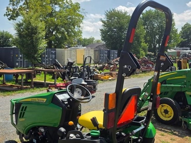 john-deere-1025r-image-16