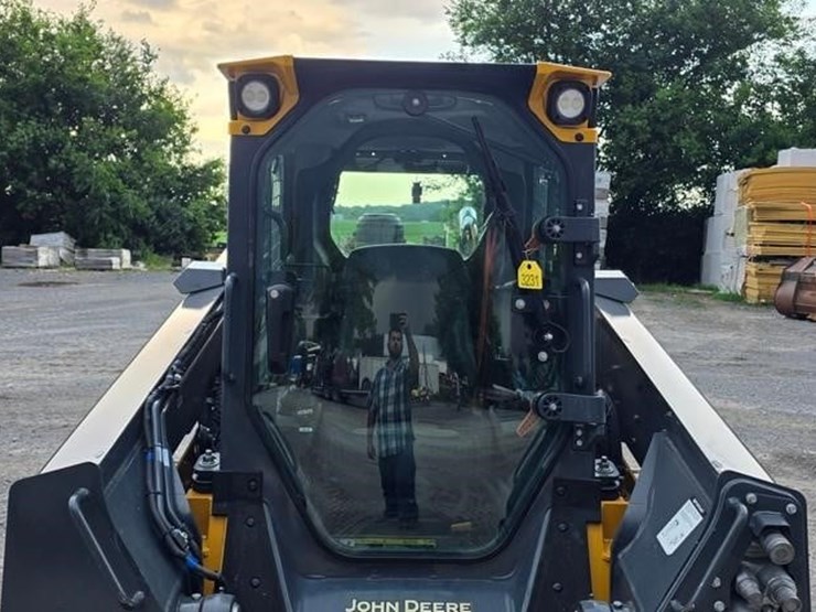 2025-deere-335-p-tier-image-39
