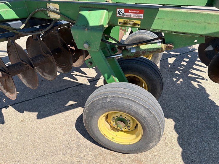 john-deere-630-image-25
