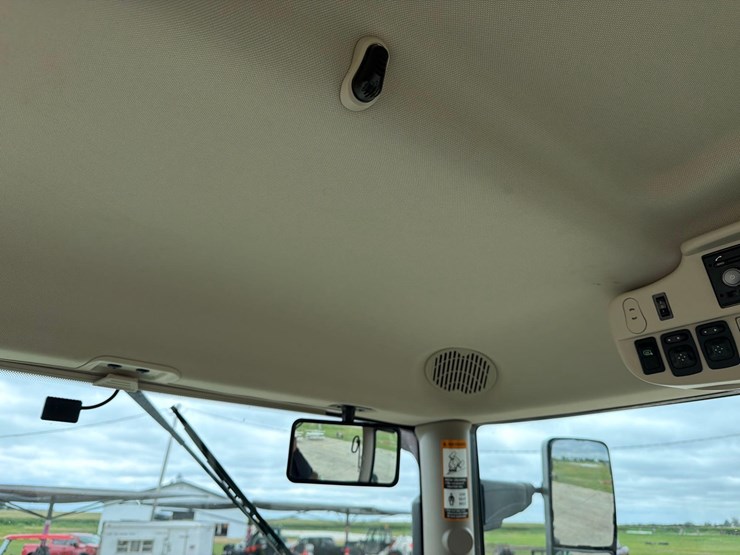 2021-john-deere-6155r-image-48