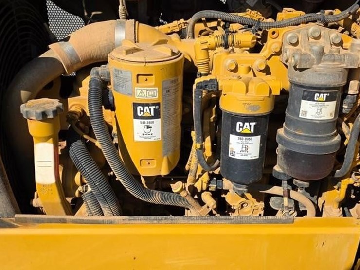 2020-caterpillar-d5k2-lgp-image-53