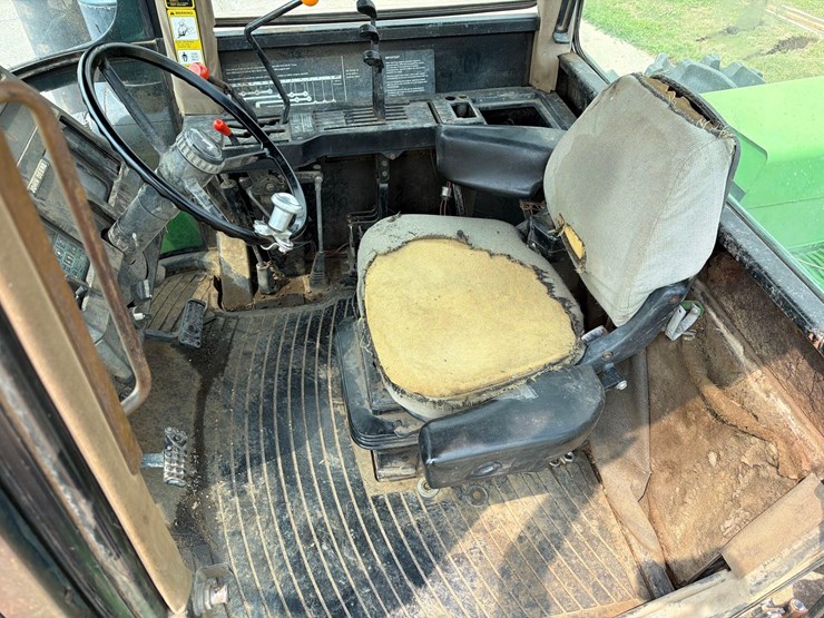 john-deere-8560-image-54