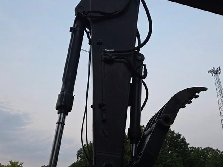 2011-deere-240d-lc-image-63