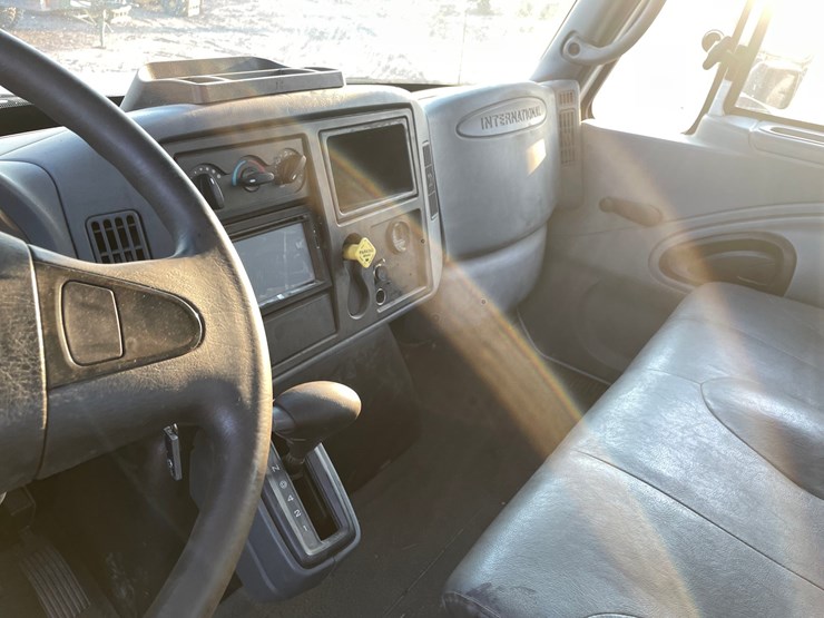 2003-international-durastar-4200-image-46