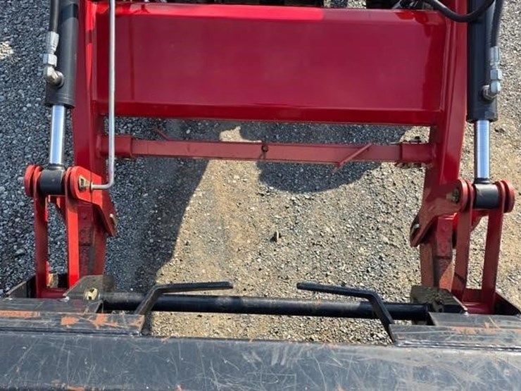 case-ih-farmall-35c-image-29