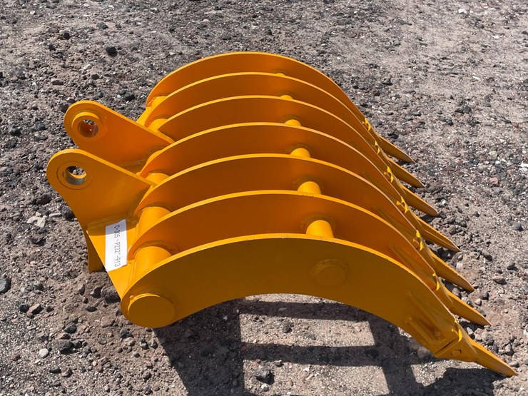 2026-caterpillar-305-image-10