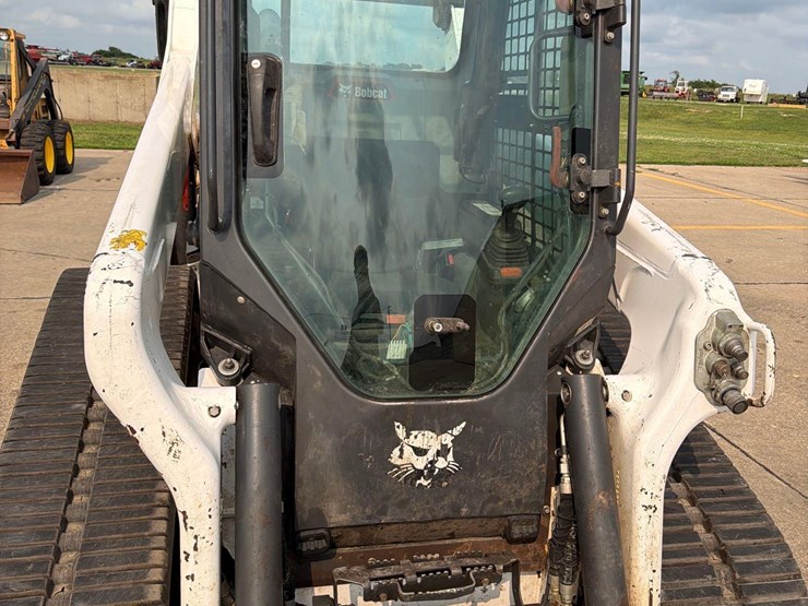 2021-bobcat-t76-image-13