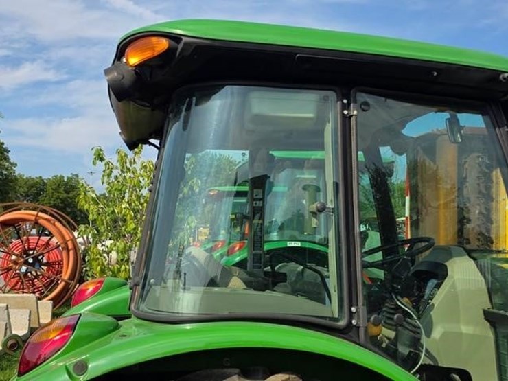 john-deere-5055e-image-28