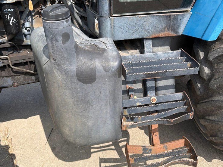new-holland-8560-image-13