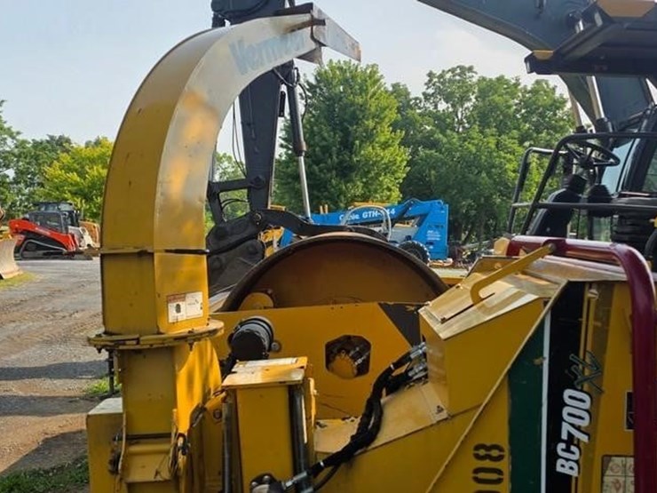 2016-vermeer-bc700xl-image-11