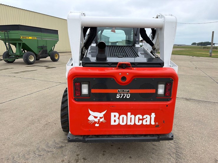 2022-bobcat-s770-image-5