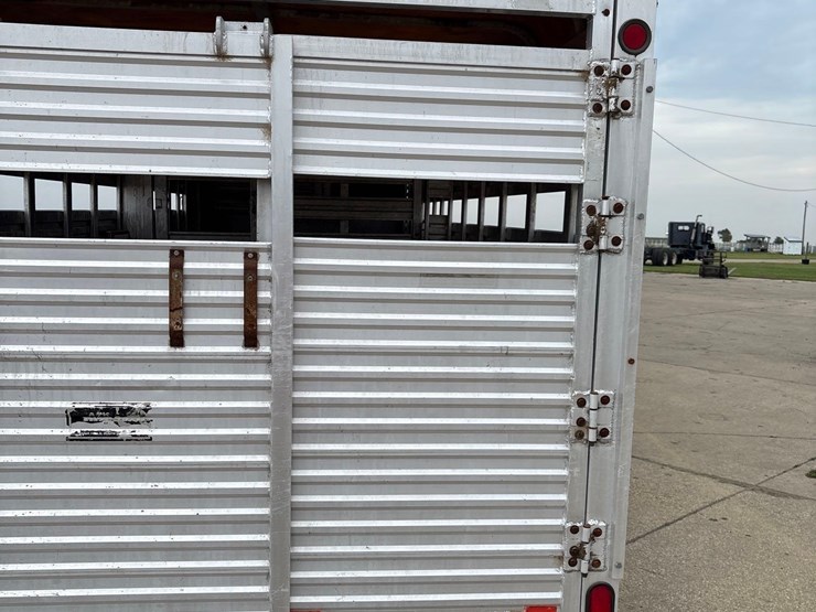 1989-kiefer-built-7ft-x-22ft-aluminum-gooseneck-livestock-trailer-image-34
