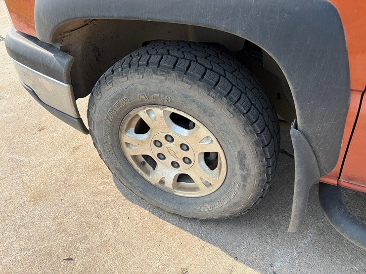2005-chevy-avalache-1500-pickup-image-7