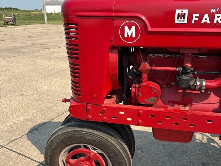 1949-farmall-m-tractor-image-9