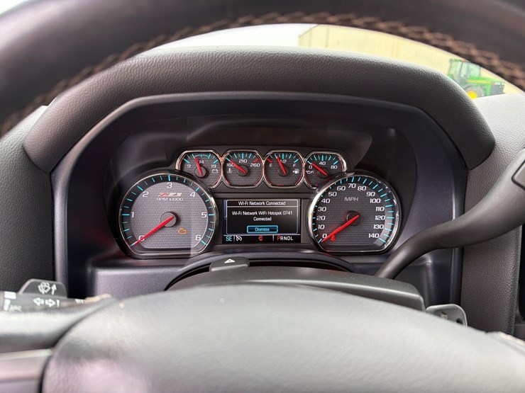2018-chevrolet-1500-image-37