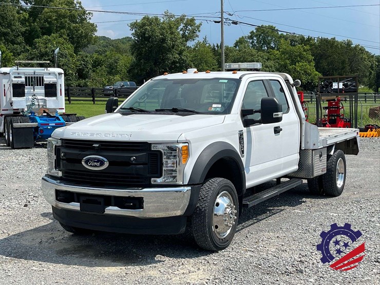 2017-ford-f550-xl-image-12