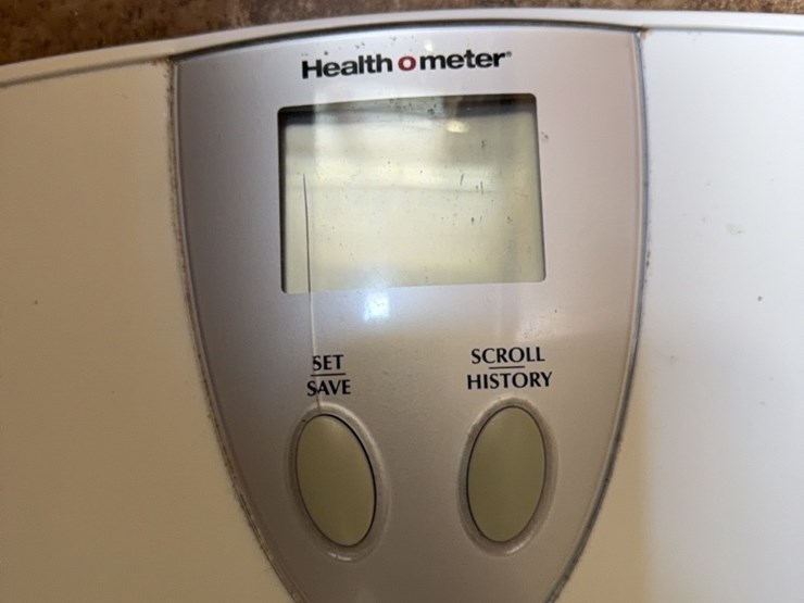 bathroom-scale,-new-style,-digital-image-3