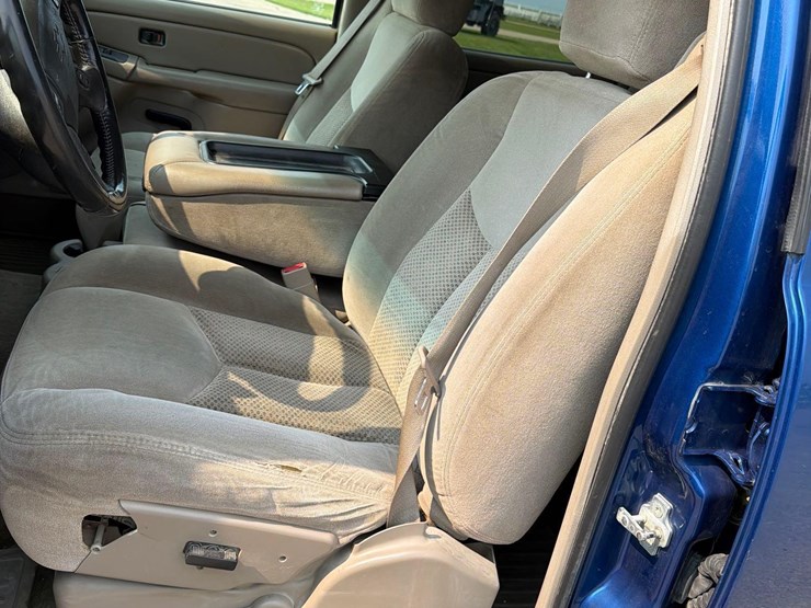 2004-chevrolet-silverado-1500-image-37