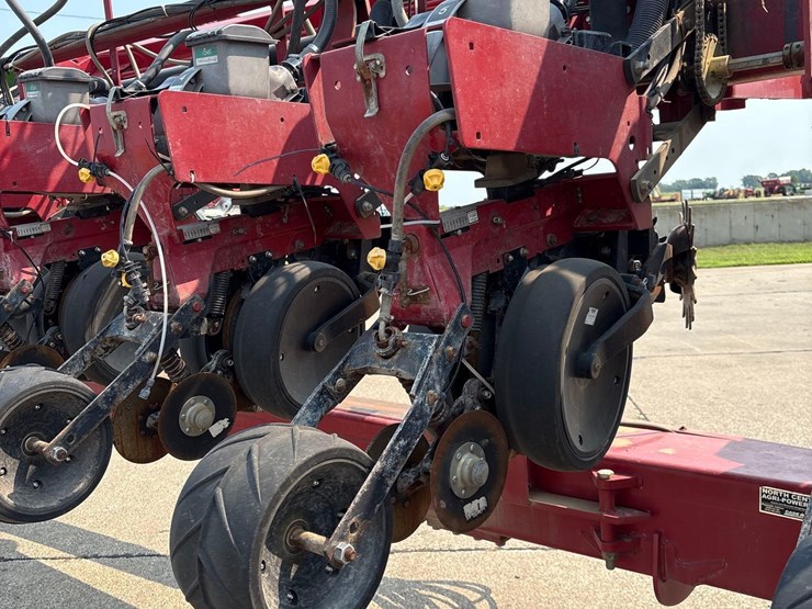 2011-case-ih-1240-image-62