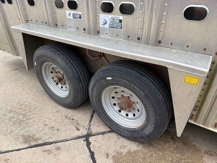 1991-wilson-livestock-trailer-image-20