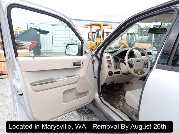 2011-ford-escape-image-3