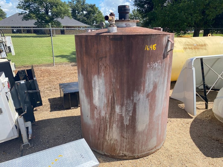 #1646-•-steel-upright-tank-image-3