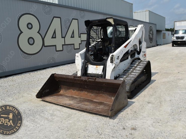 2019-bobcat-t740-image-9