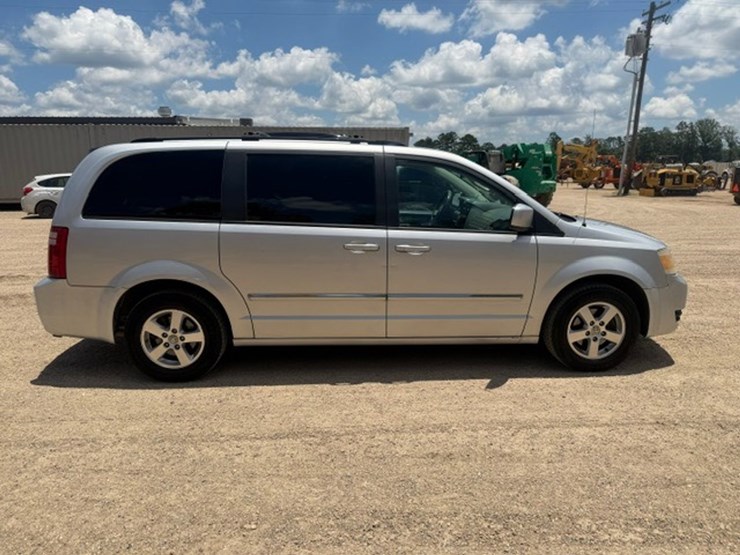 2009-dodge-grand-caravan-sxt-image-7
