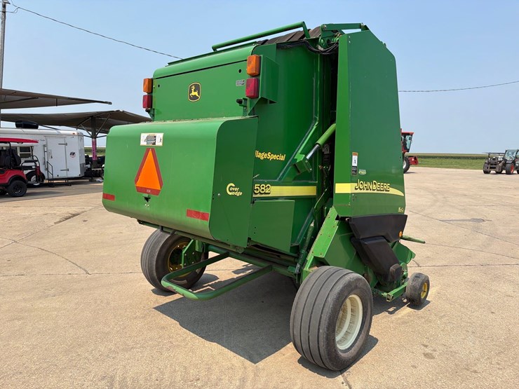 john-deere-582-image-3