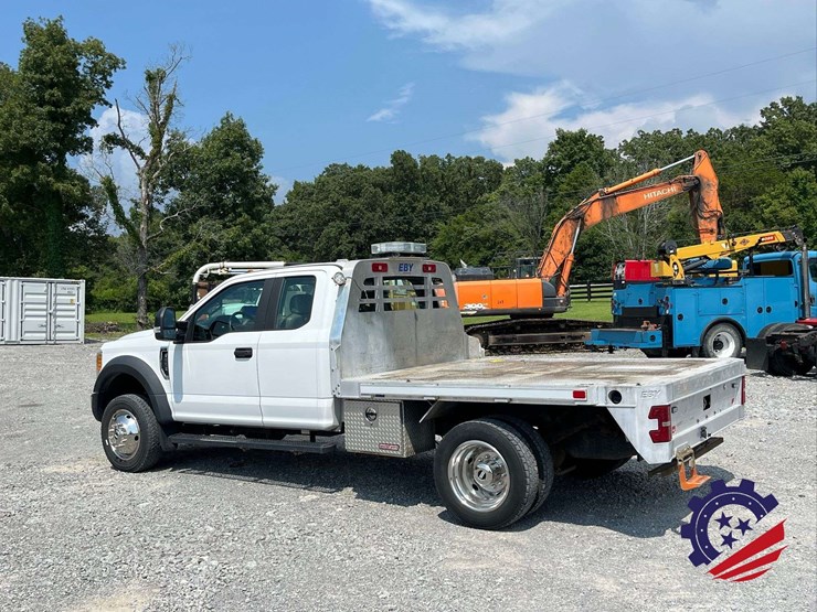 2017-ford-f550-xl-image-3