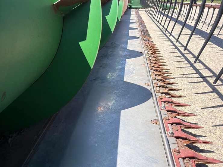 john-deere-630f-image-36