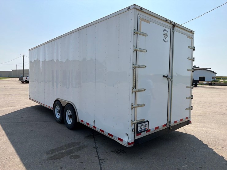 2018-diamond-100”-x-24ft-bumper-hitch-enclosed-trailer-image-3