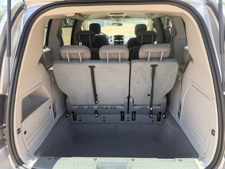 2009-dodge-grand-caravan-sxt-image-10