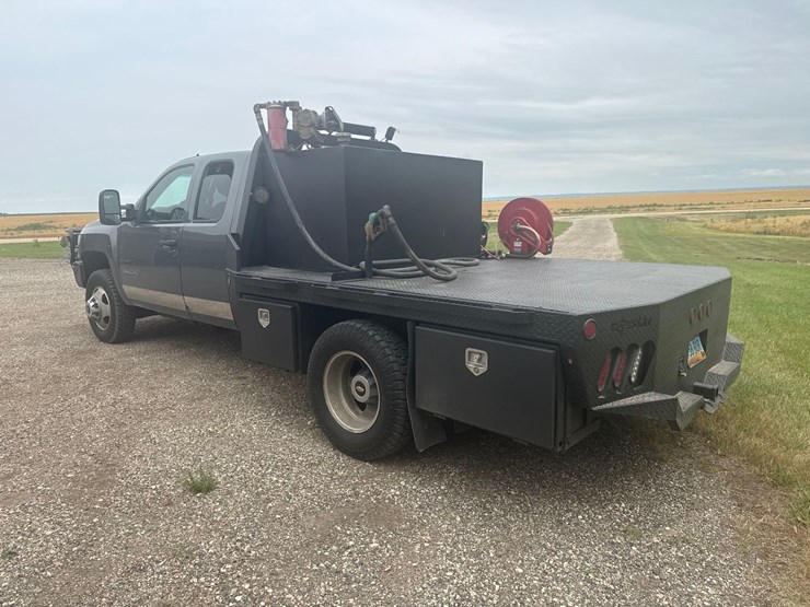 2011-chevrolet-3500-image-5